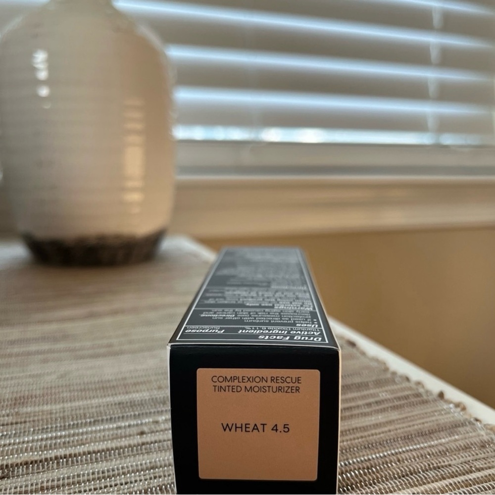 NIB bareMinerals Complexion Rescue Tinted Moisturizer - Wheat 4.5